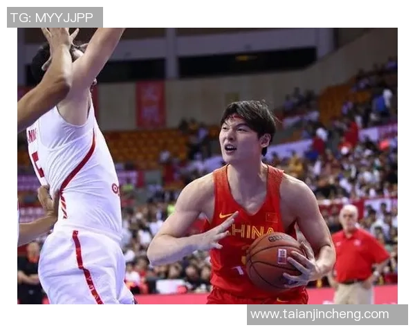 中国男篮红队在对阵突尼斯的第二节精彩表现分析与战术探讨