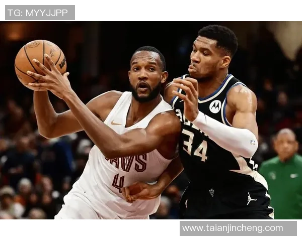 两连胜！赢球谁是要害，字母哥狂砍31+20+7！雄鹿升至东部榜首